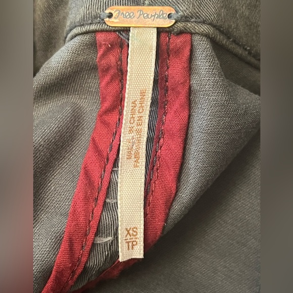 Free People Gray Military Style Cropped Jacket. Slight discoloration near pocket - Picture 10 of 12